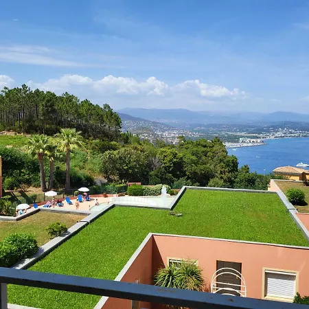 Vue Et Esterel Sur La Baie De Cannes *