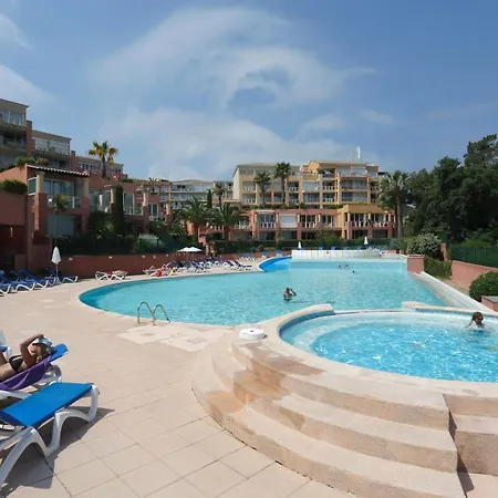 Vue Et Esterel Sur La Baie De Cannes تيول سور مير